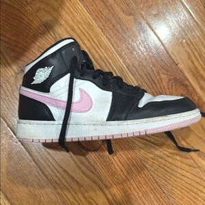 Arctic Pink Jordan Mid Sneakers 6Y Gradeschool